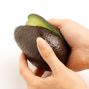 Avocado schälen 2