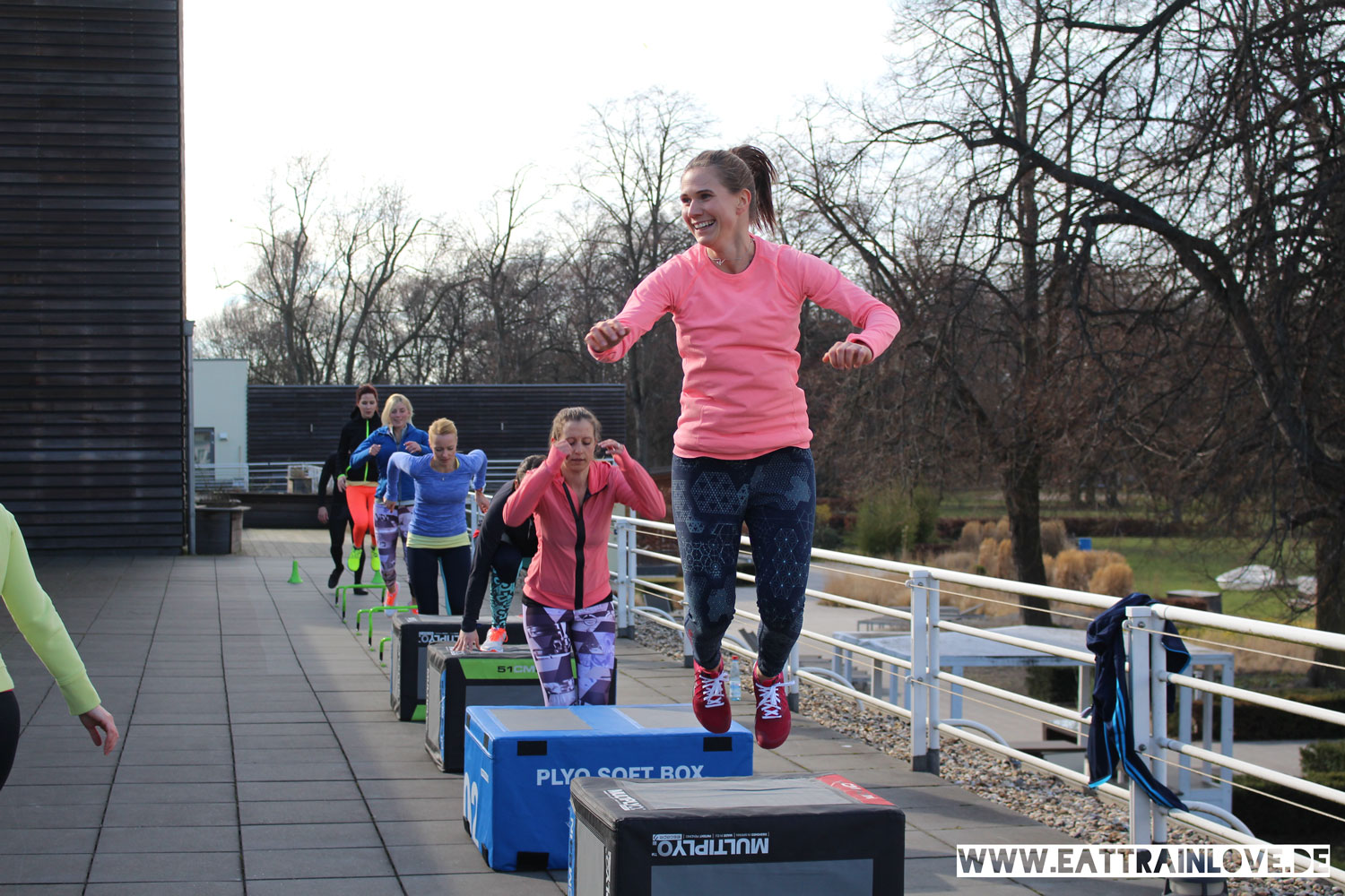 Functional-Training-Outdoor-Jumps